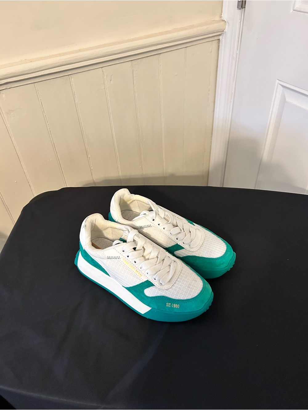 Sam Edelman Layla Retro-Inspired Running Sneakers Size 5.5 NWOT